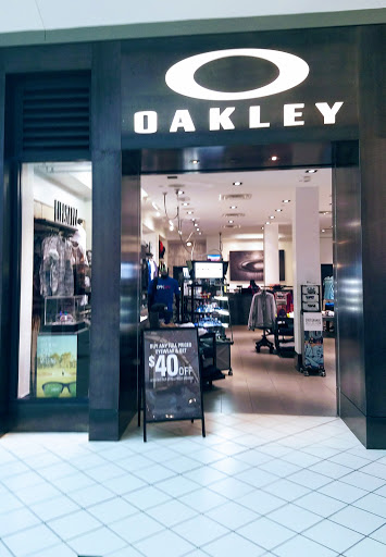 Sunglasses Store «Oakley Store», reviews and photos, 6401 Bluebonnet Blvd #1088, Baton Rouge, LA 70836, USA