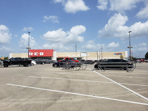 Grocery Store «H-E-B Grocery», reviews and photos, 3590 College St, Beaumont, TX 77701, USA
