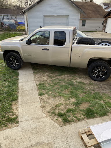 Used Car Dealer «Discover Auto Center», reviews and photos, 790 S Erie Blvd, Hamilton, OH 45011, USA