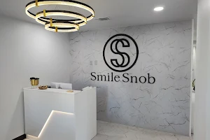 Smile Snob image