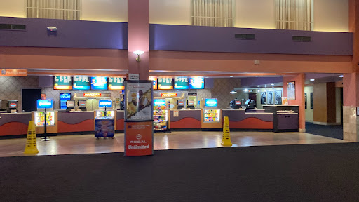 Movie Theater «Regal Cinemas Lake Zurich 12», reviews and photos, 755 S Rand Rd, Lake Zurich, IL 60047, USA