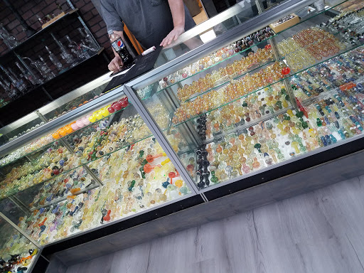 Tobacco Shop «Weezers Tobacco», reviews and photos, 21W500 North Ave, Lombard, IL 60148, USA