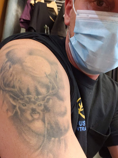 Tattoo Shop «Tribute Tattoo Parlor», reviews and photos, 4718 W Walton Blvd, Waterford Twp, MI 48329, USA