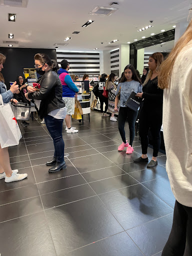 Cosmetics Store «SEPHORA», reviews and photos, 1 Garden State Plaza Blvd, Paramus, NJ 07652, USA