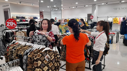 Trung tâm mua sắm Hòa Hạnh
