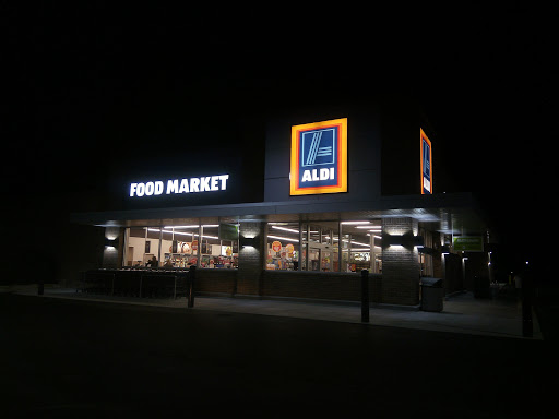Supermarket «ALDI», reviews and photos, 1530 SW Arvonia Pl, Topeka, KS 66615, USA