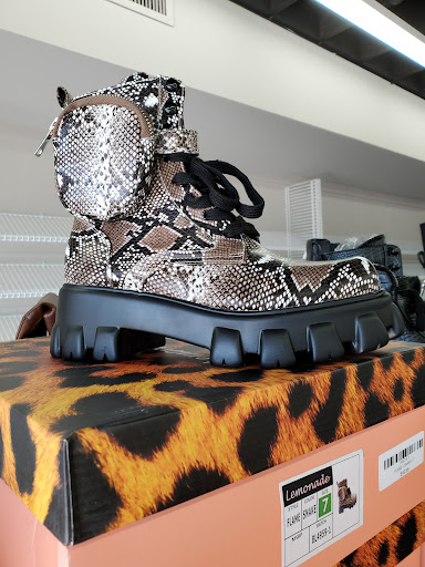 Shoe Store «SHOE! TIME 87», reviews and photos, 8533 S Cottage Grove Ave, Chicago, IL 60619, USA