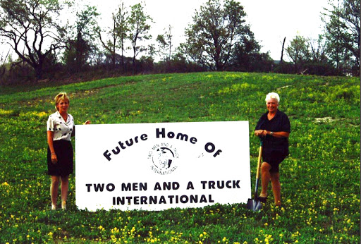 Moving and Storage Service «Two Men and a Truck», reviews and photos, 909 IL-83 #201, Elmhurst, IL 60126, USA