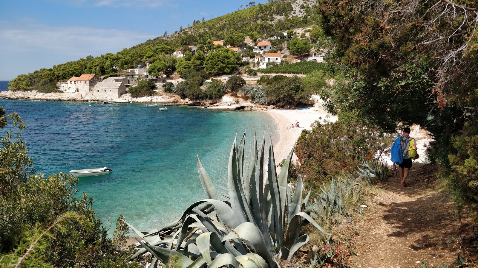 Foto von Murvica beach mit türkisfarbenes wasser Oberfläche