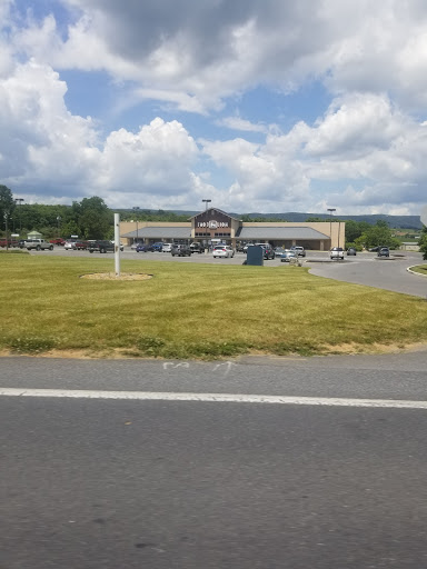 Grocery Store «Food Lion», reviews and photos, 431 Fort Loudon Rd, Mercersburg, PA 17236, USA