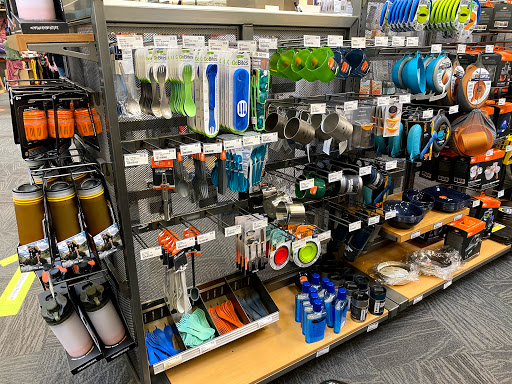 Camping Store «REI», reviews and photos, 6281 W 135th St, Overland Park, KS 66223, USA