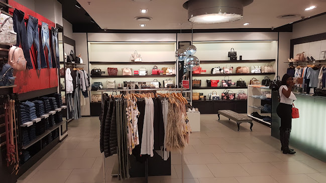 GUESS - Clothing store