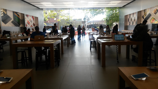 Computer Store «Apple 4th Street», reviews and photos, 1823 Fourth St, Berkeley, CA 94710, USA