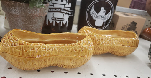 Thrift Store «Goodwill Windsor Woods Retail Store», reviews and photos, 229 S Rosemont Rd, Virginia Beach, VA 23452, USA