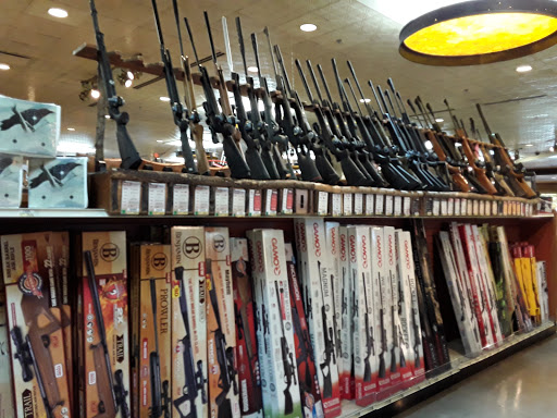 Sporting Goods Store «Bass Pro Shops», reviews and photos, 8200 Dean Martin Dr, Las Vegas, NV 89139, USA