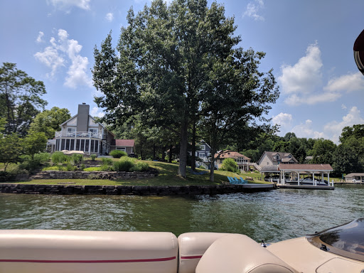 Tourist Attraction «Apple Valley Lake», reviews and photos, Apple Valley Dr, Howard, OH 43028, USA