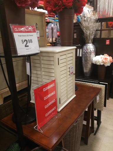 Home Goods Store «Pier 1 Imports», reviews and photos, 1583 Providence Hwy, Norwood, MA 02062, USA