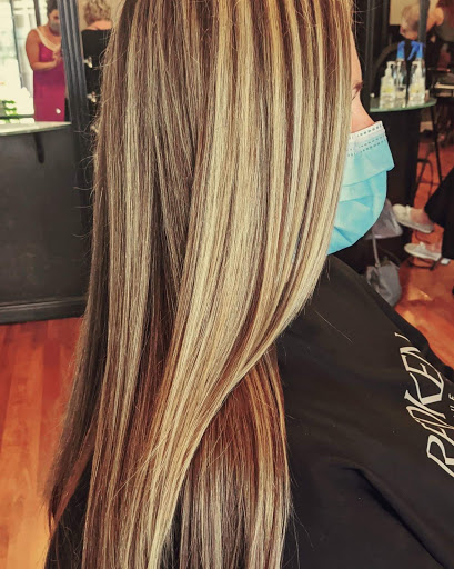 Beauty Salon «Divas Salon & Spa», reviews and photos, 707 W Jefferson St, Shorewood, IL 60404, USA