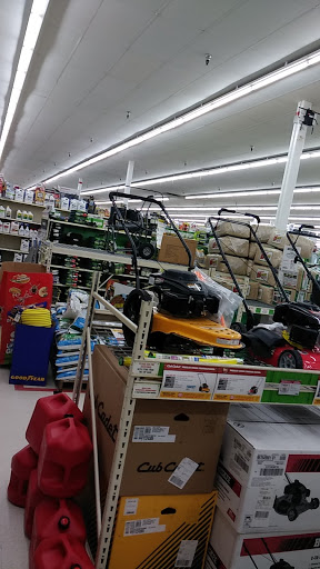 Home Improvement Store «Tractor Supply Co.», reviews and photos, 461 N Main St #2, Warsaw, NY 14569, USA