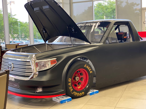 Ford Dealer «Oxmoor Auto Group», reviews and photos, 8001 Shelbyville Rd, Louisville, KY 40222, USA