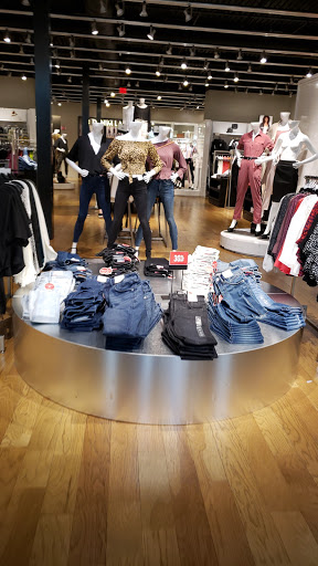 Clothing Store «Express», reviews and photos, 4502 S Steele St, Tacoma, WA 98409, USA