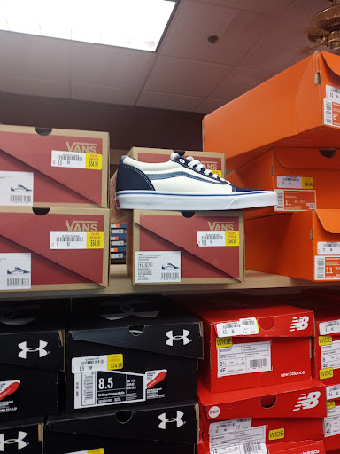 Shoe Store «Shoe Dept.», reviews and photos, 1701 Stringtown Rd, Grove City, OH 43123, USA