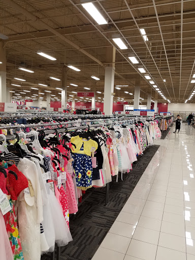 Clothing Store «Burlington Coat Factory», reviews and photos, 30 W Rand Rd, Arlington Heights, IL 60004, USA