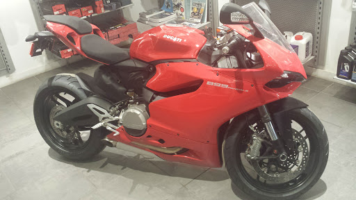 BMW Motorcycle Dealer «Max BMW Motorcycles», reviews and photos, 209 Lafayette Rd, North Hampton, NH 03862, USA