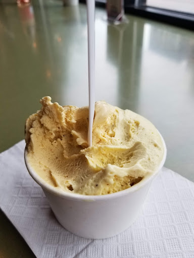 Ice Cream Shop «Black Dog Gelato», reviews and photos, 859 N Damen Ave, Chicago, IL 60622, USA