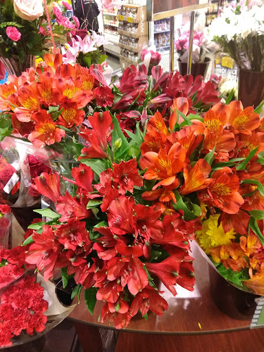 Grocery Store «Safeway», reviews and photos, 2401 N Charles St, Baltimore, MD 21218, USA