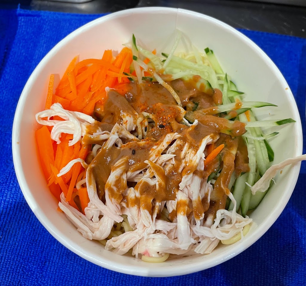 一禾禾123｜一秝純牛肉燥飯｜辣炒雞絲麵｜鹹粥｜宵夜美食｜小菜湯品飲料｜平價宵夜美食｜外帶內用 的照片