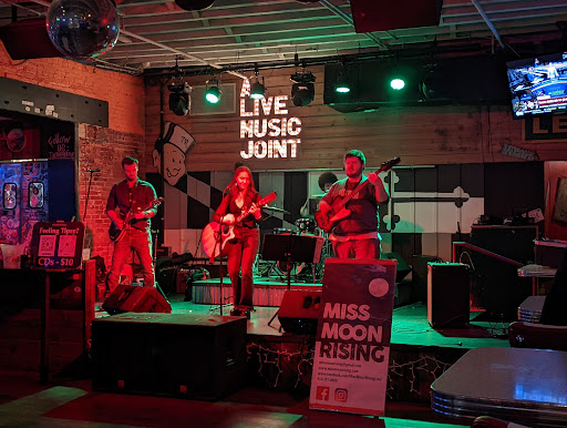 Live Music Bar «Tin Roof», reviews and photos, 32 Market Pl, Baltimore, MD 21202, USA