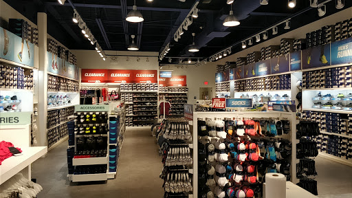 Sporting Goods Store «ASICS Outlet», reviews and photos, 3905 Eagan Outlets Pkwy Suite 725, Eagan, MN 55122, USA