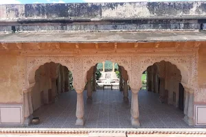 Garden of Jaigarh Fort image