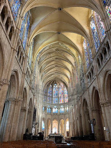 attractions Église Saint-Pierre Chartres