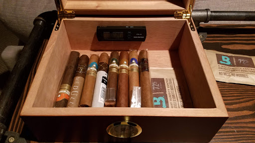Cigar Shop «Big Apple Cigar & Pipe», reviews and photos, 955 W Broadway Ave, Forest Lake, MN 55025, USA