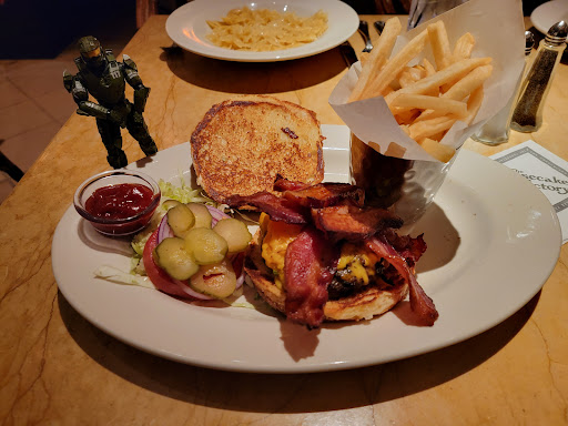 Restaurant «The Cheesecake Factory», reviews and photos, 53 Woodfield Rd, Schaumburg, IL 60173, USA