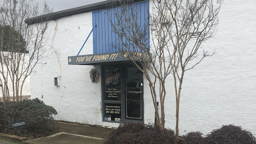 Tattoo Shop «Ironclad Tattoo Gallery», reviews and photos, 194 N 2nd Ave, Saltillo, MS 38866, USA