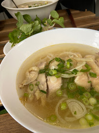 Soupe du Restaurant vietnamien Haïnan chicken rice à Paris - n°10
