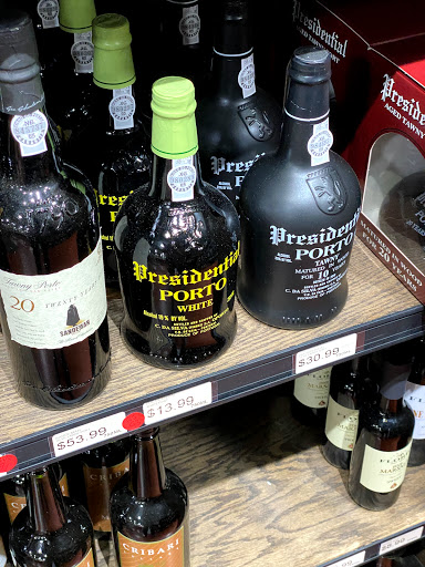 Wine Store «Seaholm Wines & Liquors», reviews and photos, 134 Wall St, Huntington, NY 11743, USA