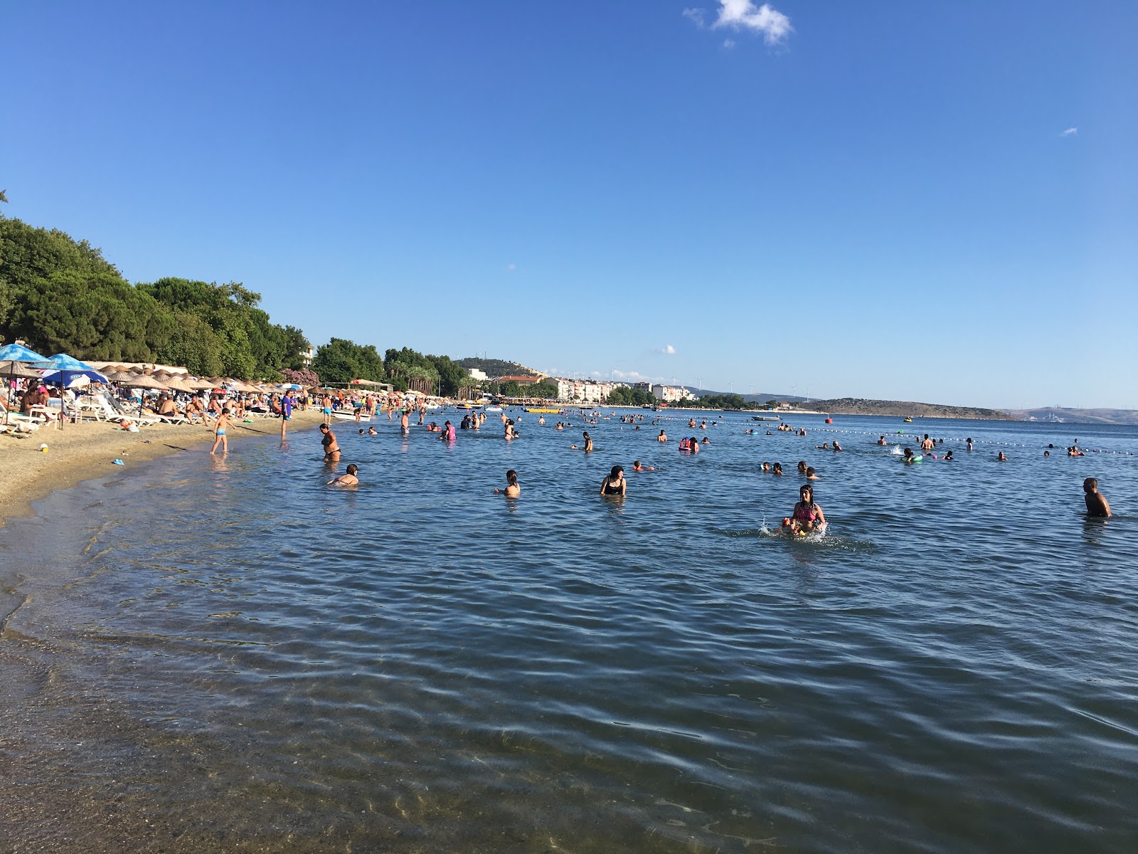 Photo of Erdek beach with partly clean level of cleanliness