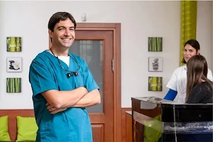 מרפאת שיניים בירושלים - ד"ר איתן אוראל - מומחה לשיקום הפה אסתטיקה והשתלות image