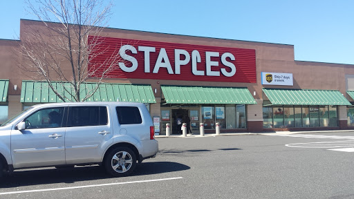 Staples, 654 N West End Blvd, Quakertown, PA 18951, USA, 