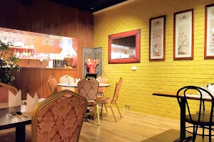 Ying's Chinese & Thai Restaurant image