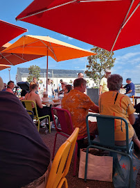 Atmosphère du Restaurant de fruits de mer Le Bistrot de la Poissonnerie à Le Croisic - n°19
