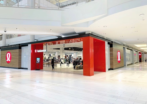 lululemon athletica, 152 South Avenue, Bloomington, MN 55425, USA, 