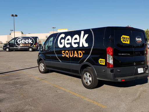 Electronics Store «Best Buy», reviews and photos, 1876 S Randall Rd, Geneva, IL 60134, USA