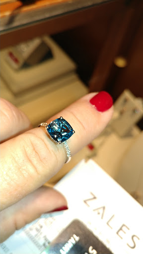Jewelry Store «Zales - The Diamond Store», reviews and photos, 1600 San Jacinto Mall, Baytown, TX 77521, USA
