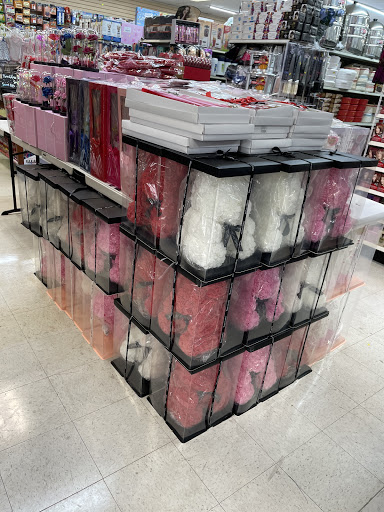 Coalinga Discount Store 98¢ Plus