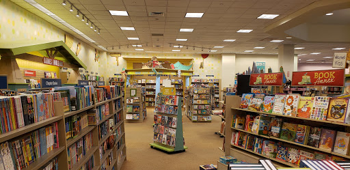 Book Store «Barnes & Noble», reviews and photos, 6646 Loisdale Rd, Springfield, VA 22150, USA